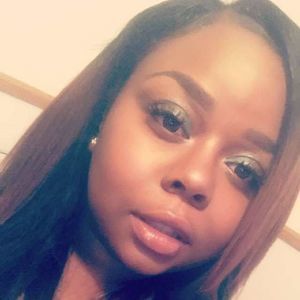 Meet your Posher, Delicia